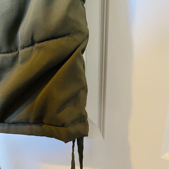 Green puffer hooded vest - Picture 4 of 4